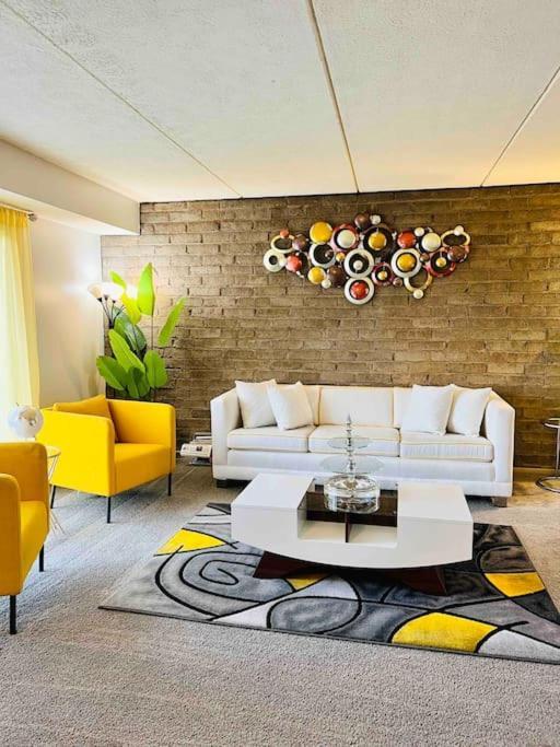 Honoray-Kes Apartment Монровил Екстериор снимка