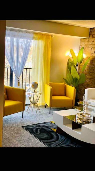 Honoray-Kes Apartment Монровил Екстериор снимка